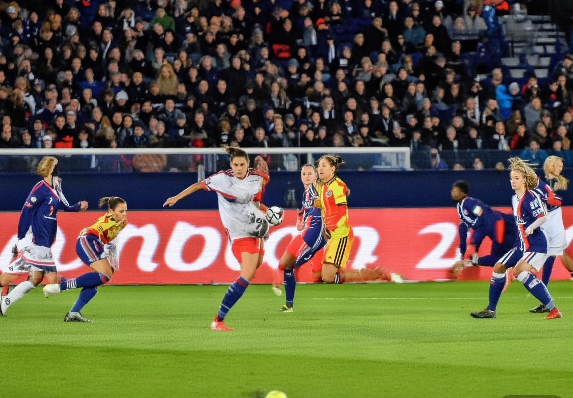 2019法甲女足巅峰对决：巴黎日耳曼VS里昂精彩回顾(图1)